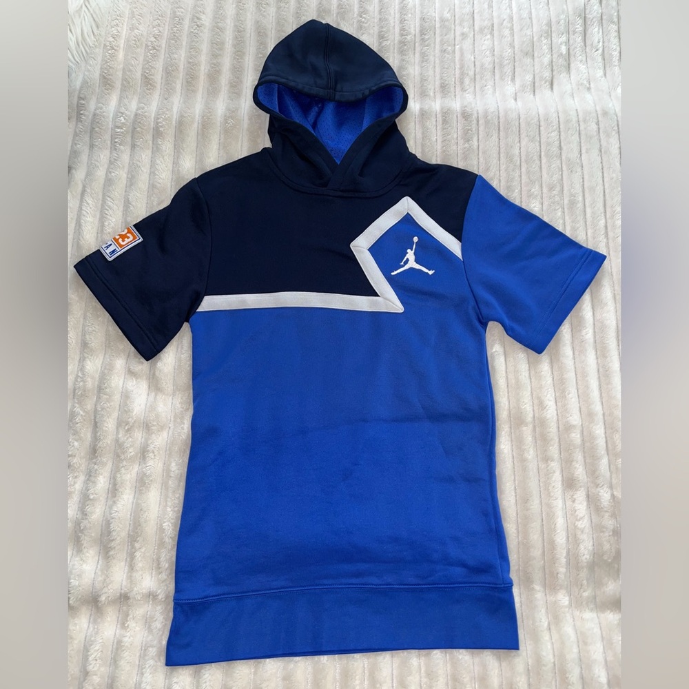 Air Jordan Kids Short Sleeve Side Zip Pullover Hoodie • Medium (10/12)